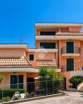 3 LOCALI A CUPRA MARITTIMA