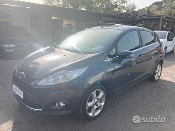 Ford Fiesta Ikon 1.4 diesel adatta a neopatentati