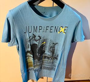 T-shirt firmata Jump the Fence