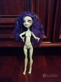 MONSTER HIGH AMANITA Nightshade Bambola