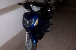 Permuto sh 150 con moto