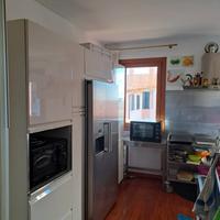 Stanza singola arredata