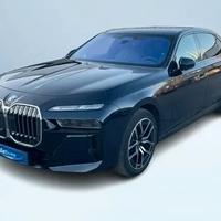 DISPONIAMO DI RICAMBI AUTO BMW SERIE 7 2024 MATERI