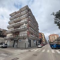 Locale commerciale ideale per uso ufficio