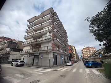 Locale commerciale ideale per uso ufficio