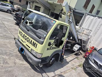 Nissan cabstar con navicella