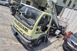 Nissan cabstar con navicella