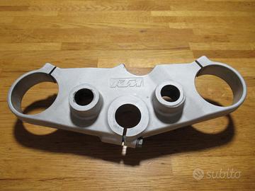 Piastra superiore e canotto di sterzo Ktm 690 SM