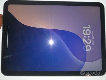 iPad 10th generation Wi-Fi 64 GB seminuovo
