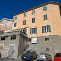 Ex albergo con vista lago da ristrutturare - Poten