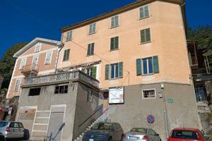 Ex albergo con vista lago da ristrutturare - Poten