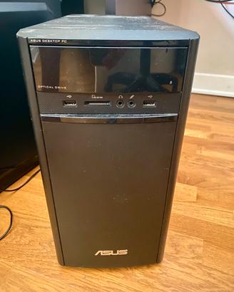 Pc fisso Asus completo di monitor e tastiera