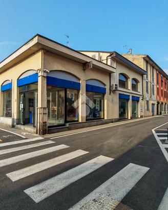 NEGOZIO A CODOGNO