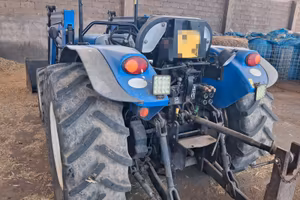 Trattore agricolo 