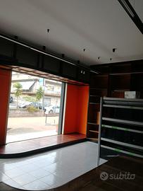 Negozio centrale a Pedara