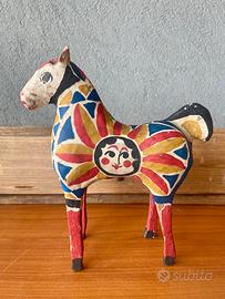 Scultura cavallo Folk Art vintage in legno dipinto