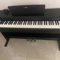 Pianoforte digitale YAMAHA YDP-144 Arius Black