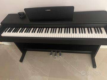 Pianoforte digitale YAMAHA YDP-144 Arius Black