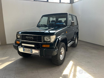 Toyota Land Cruiser VX 3000