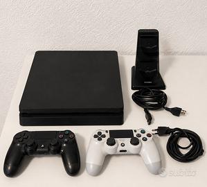 PS4 Slim 1TB + 2 controller originali + base rica.