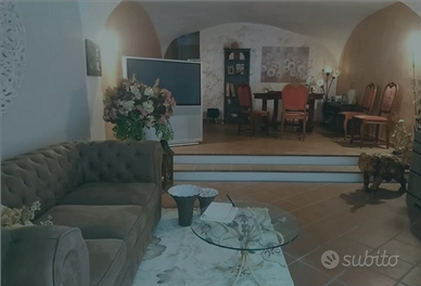 UFFICIO ARREDATO IN CENTRO STORICO di IVREA