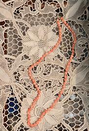 collana in corallo con chiusura in oro 750