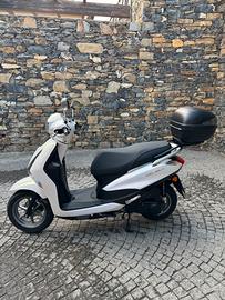 Yamaha D'elight 125