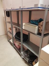 scaffali zincati in metallo