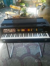 Pianola elettronica con accompagnamento