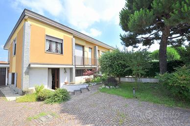 Villa o villino Inveruno [Cod. rif 3164215VRG]