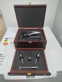 set sommelier in scatola di legno a due livelli