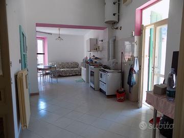 Pontedassio appartamento con terrazza