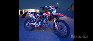 Splendida SWM RS 125 R personalizzata