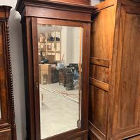 Armadio con specchio antico