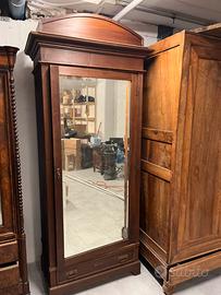 Armadio con specchio antico