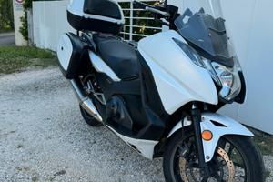 Honda Integra 750