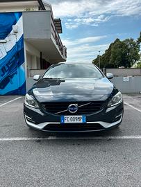 Volvo V60 R Line 120 cv distribuzione nuova