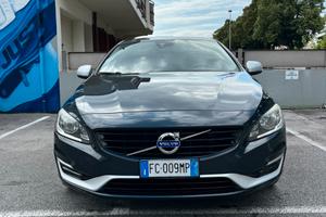 Volvo V60 R Line 120 cv distribuzione nuova