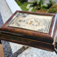 Scatola in legno con coperchio in argento 800, buo