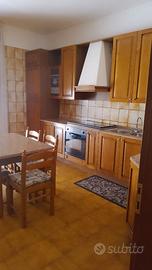 Cucina completa  e tavolo