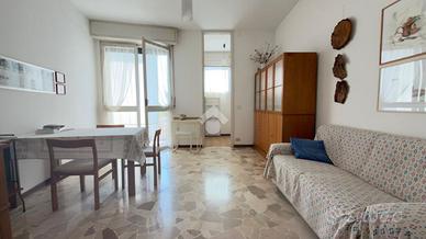 3 LOCALI A CESANO MADERNO