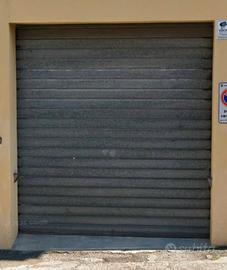 Serranda avvolgibile garage  con  telecomando 