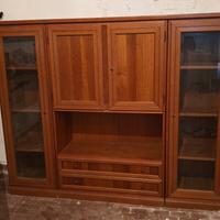 Credenza in legno di qualità con ante e cassetti