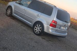 volkswagen Touran 7 posti  2.0 tdi anno 2004