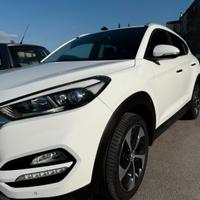 Hyundai Tucson 1.7 CRDi Xpossible 2017 – Bianca