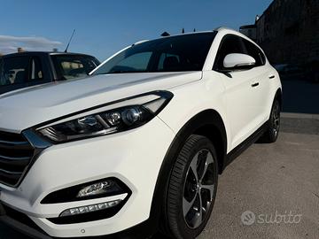 Hyundai Tucson 1.7 CRDi Xpossible 2017 – Bianca