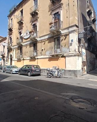 Palazzetto indipendente 200mq da ristrutturare