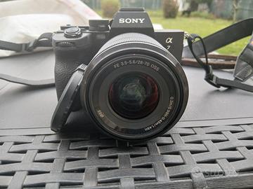 Sony a 7 iv + 28-70 3.5-5.6 1500 scatti quasi nuov