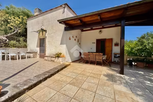 VILLA SINGOLA A MONOPOLI