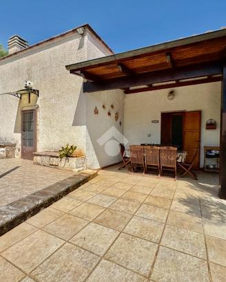 VILLA SINGOLA A MONOPOLI